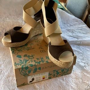 Wedge shoes- brown/Ivory.